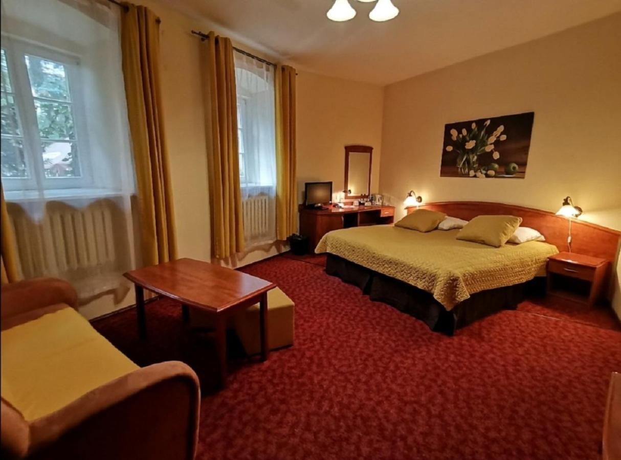 Hotel Przy Oślej Bramie - Zamek Książ Wałbrzych Zewnętrze zdjęcie