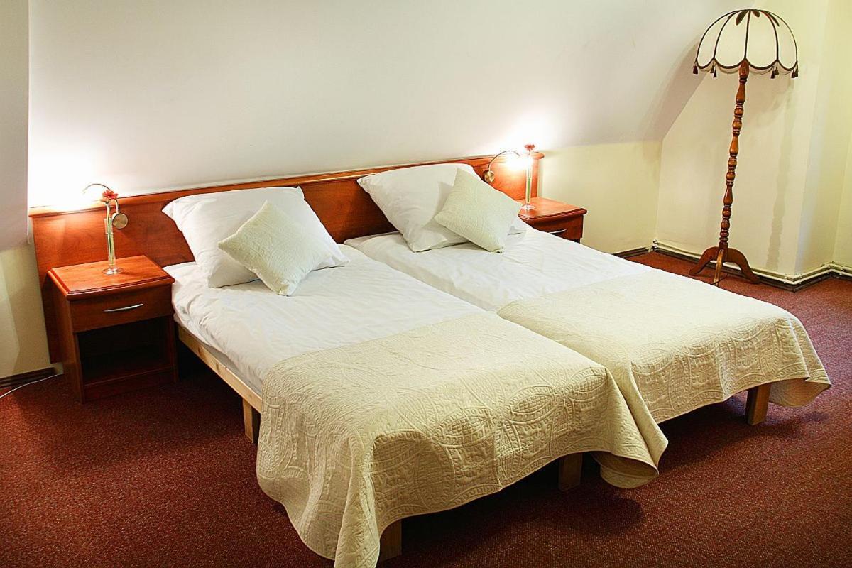 Hotel Przy Oślej Bramie - Zamek Książ Wałbrzych Zewnętrze zdjęcie